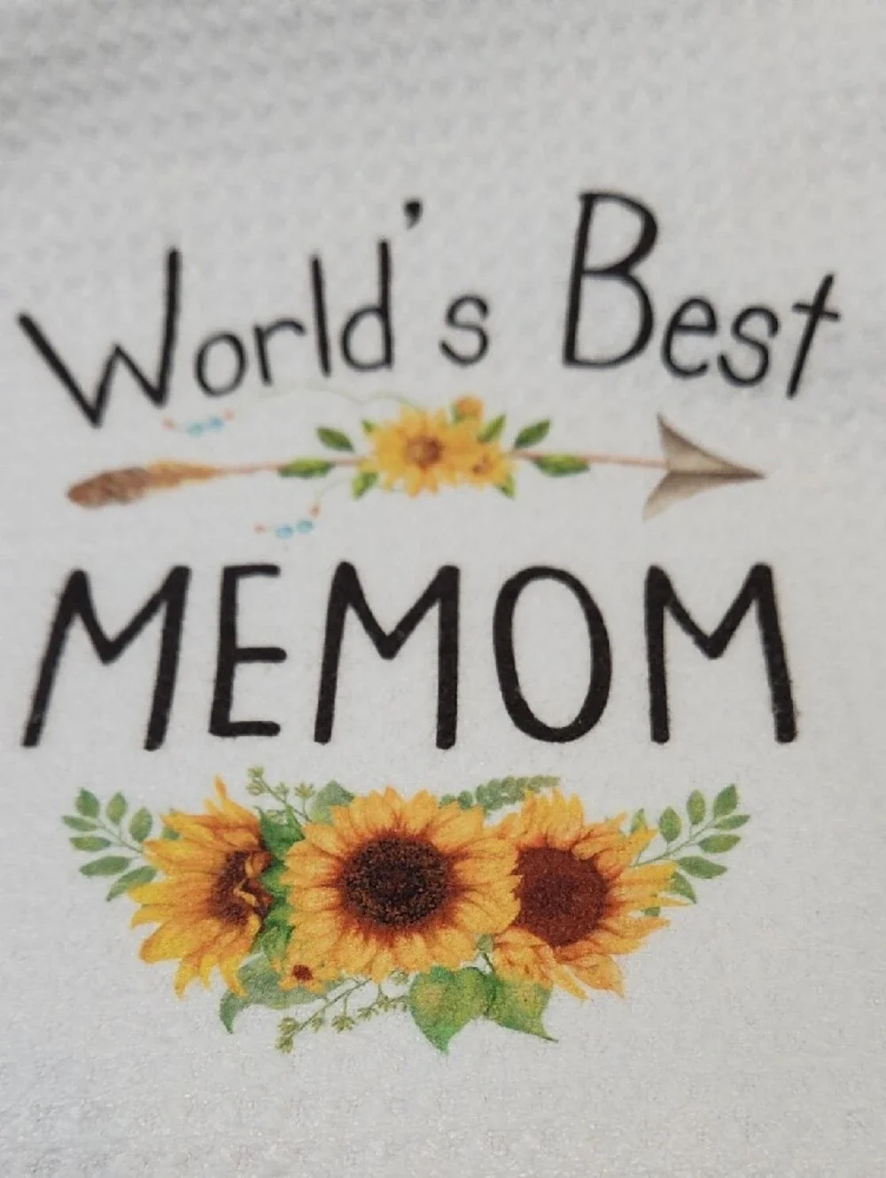 White 'World's Best MEMOM' Cotton Kitchen Towel with Sunflower Accent